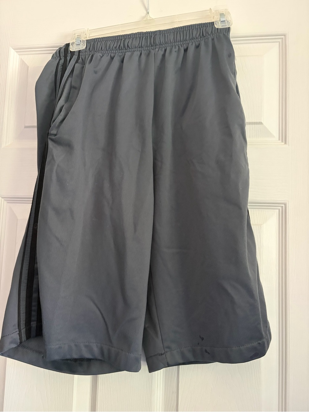 Men's Athletic Training Shorts in Gray - Comfortable Performance